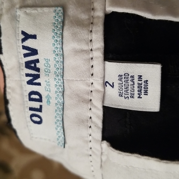 Old Navy black 5" shorts - Picture 4 of 6